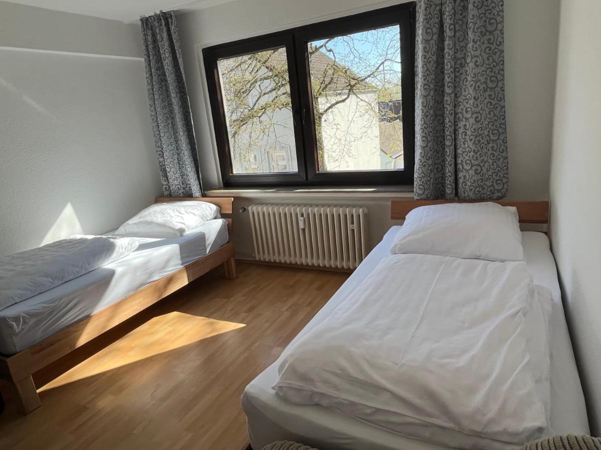 Zimmer Fuer Monteure, Handwerker Oder Reisende Essen Exterior photo